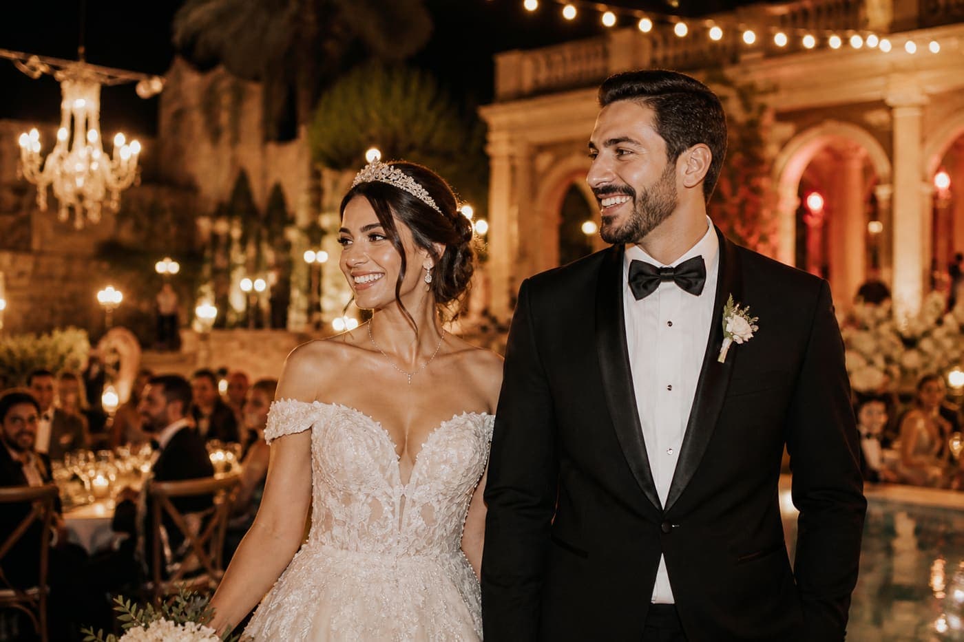 Açık hava düğününde gelin ve damat